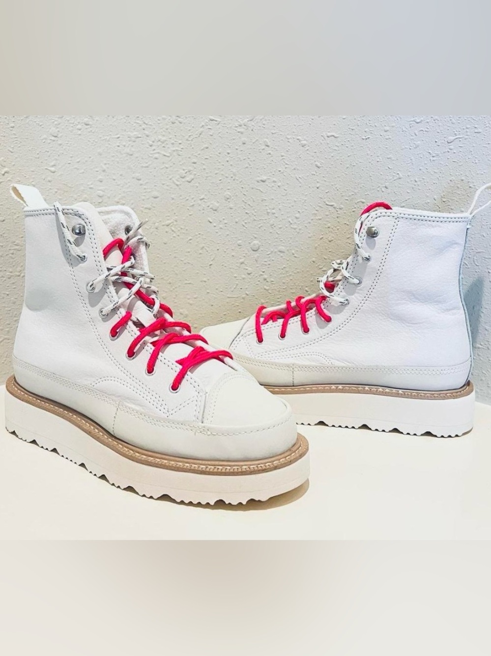 Platform boots Converse hi tops boots Converse crafted white leather boot size 8